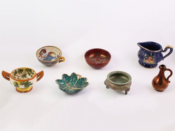 Lotto di piccoli oggetti in ceramica