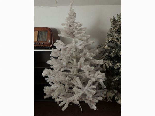 A Christmas tree  - Auction House Sale: Curiosities: Vintage, Garret and Cellar - Maison Bibelot - Casa d'Aste Firenze - Milano