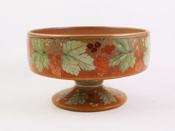 A Cantagalli luster ceramic fruit bowl