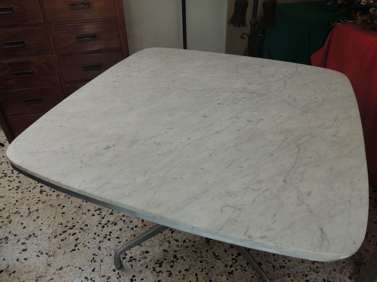Tavolo in Marmo Bianco