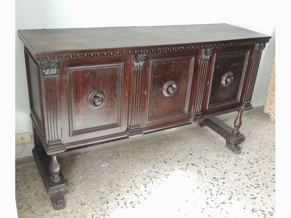 A walnut cabinet  (20th century)  - Auction House Sale: Curiosities: Vintage, Garret and Cellar - Maison Bibelot - Casa d'Aste Firenze - Milano