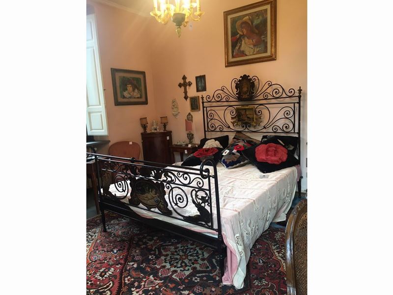 Letto Matrimonile in Ferro Battuto Lumeggiato in Oro