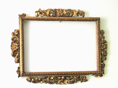 Due Cornici in Legno Inatgliato e Dorato