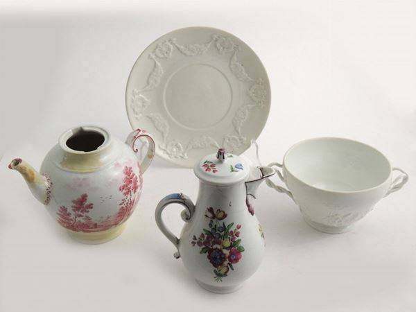 A porcelain items lot  (19th centruy)  - Auction House Sale: Curiosities: Vintage, Garret and Cellar - Maison Bibelot - Casa d'Aste Firenze - Milano