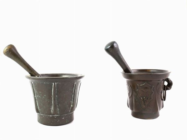 Two bronze mortars with pestels  (17th century)  - Auction The Collector's House - Villa of the Azaleas in Florence - IV - IV - Maison Bibelot - Casa d'Aste Firenze - Milano