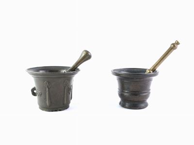 Due Piccoli Mortai in Bronzo con Pestello