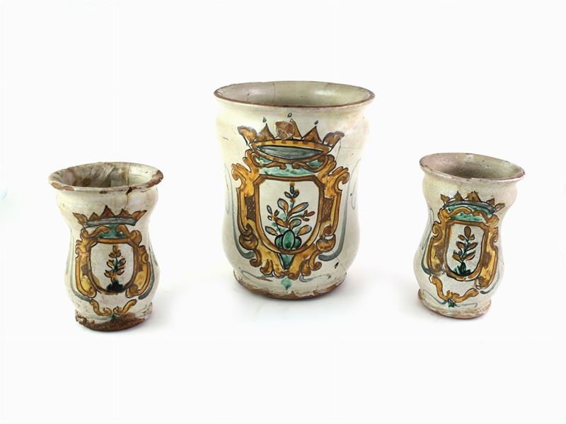Tre Albarelli in Maiolica