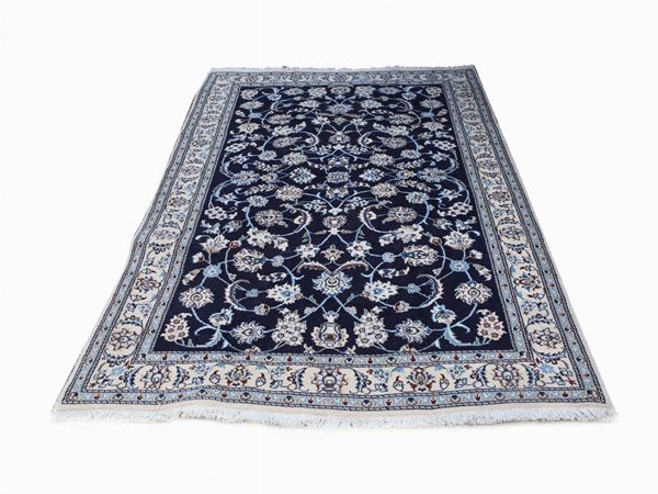 A Nain persian carpet  - Auction The Collector's House - Villa of the Azaleas in Florence - III - III - Maison Bibelot - Casa d'Aste Firenze - Milano