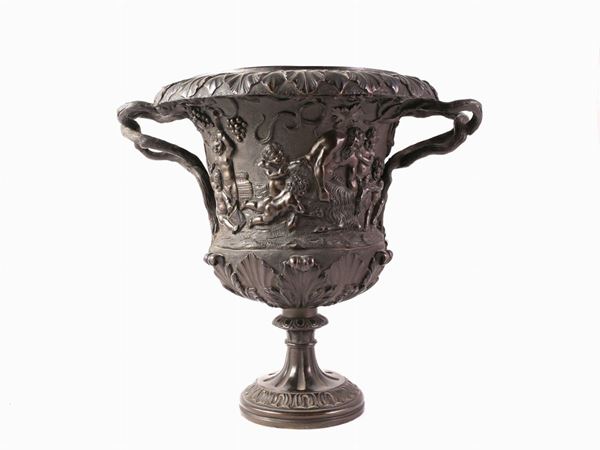 A Medici bronze vase