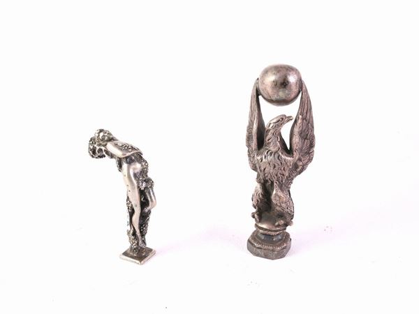 Un sigillo in argento ed uno in metallo argentato  - Asta House Sale: Curiosità: Vintage, Soffitta e Cantina - Maison Bibelot - Casa d'Aste Firenze - Milano