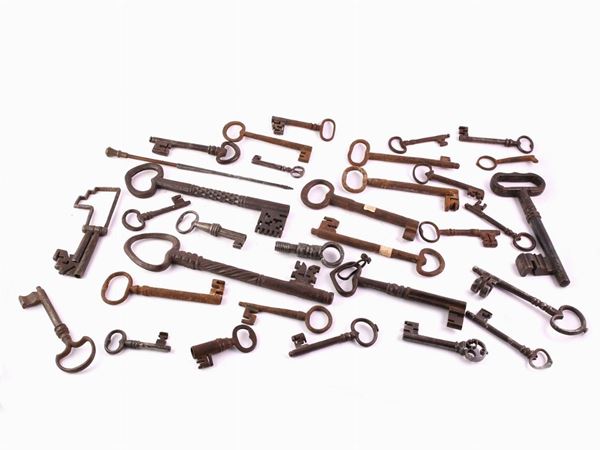 A collection af ancient wrougth iron keys