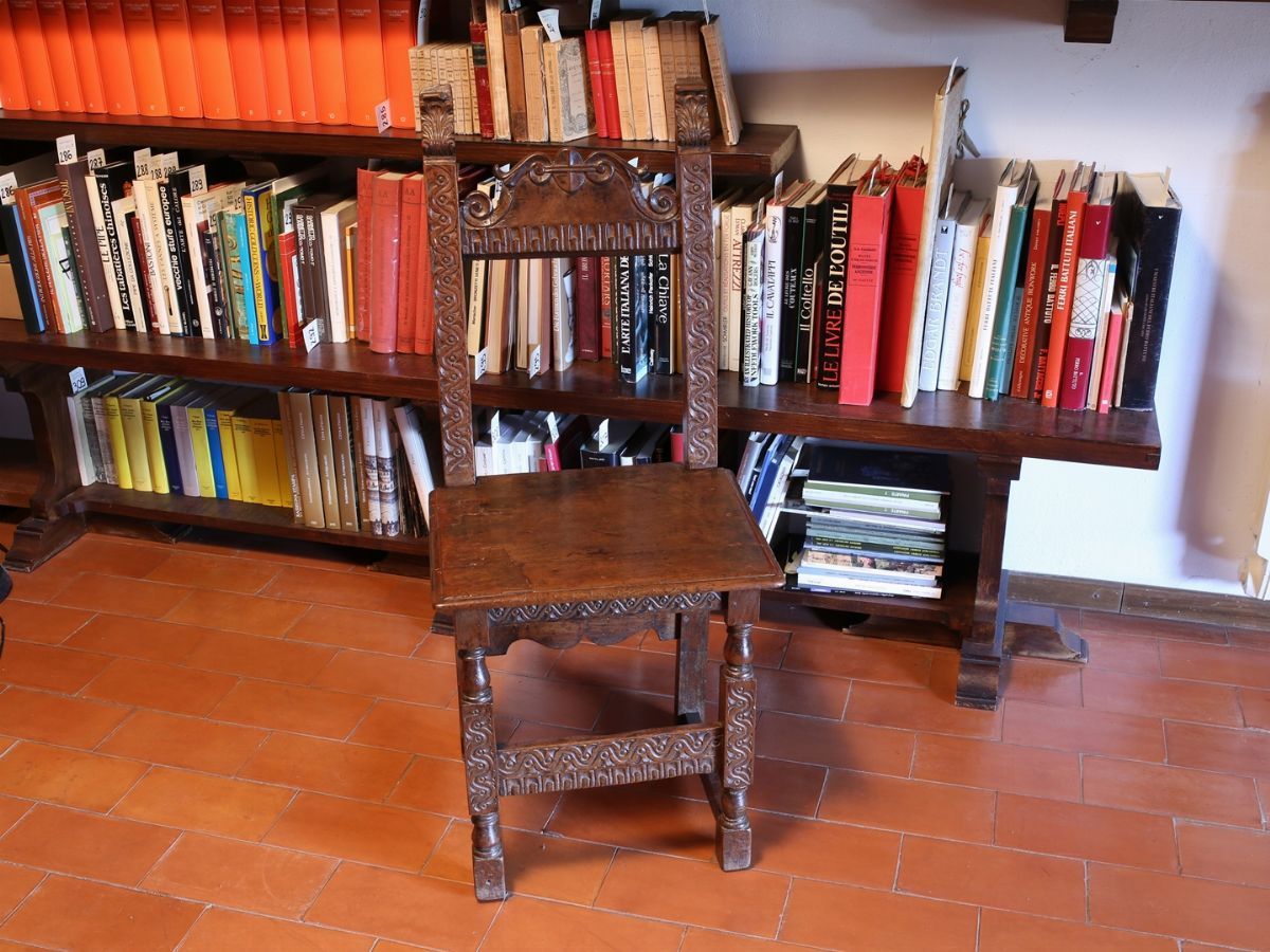 Serie di Tre Sedie in Noce