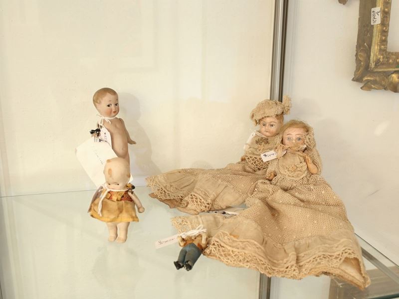 Tre Piccole Bambole in Porcellana