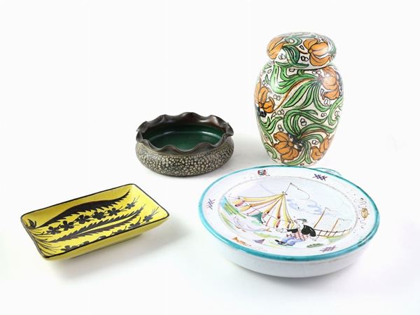 A ceramic items lot  - Auction The Collector's House - Villa of the Azaleas in Florence - IV - IV - Maison Bibelot - Casa d'Aste Firenze - Milano