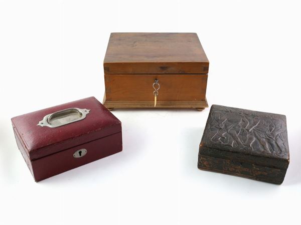 Three vintage jewelry boxes