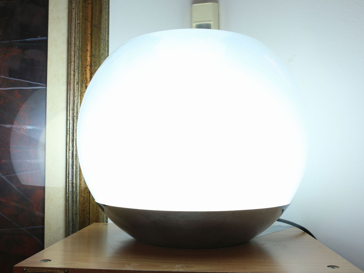 Lume da Tavolo in Vetro Soffiato Lattimo e Metallo