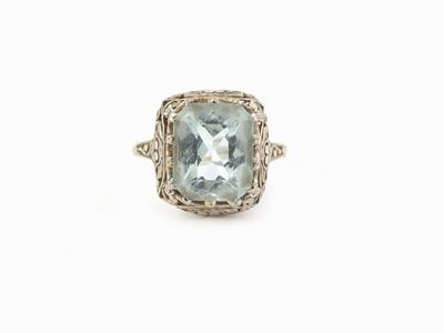 Anello in Oro Bianco con Acquamarina