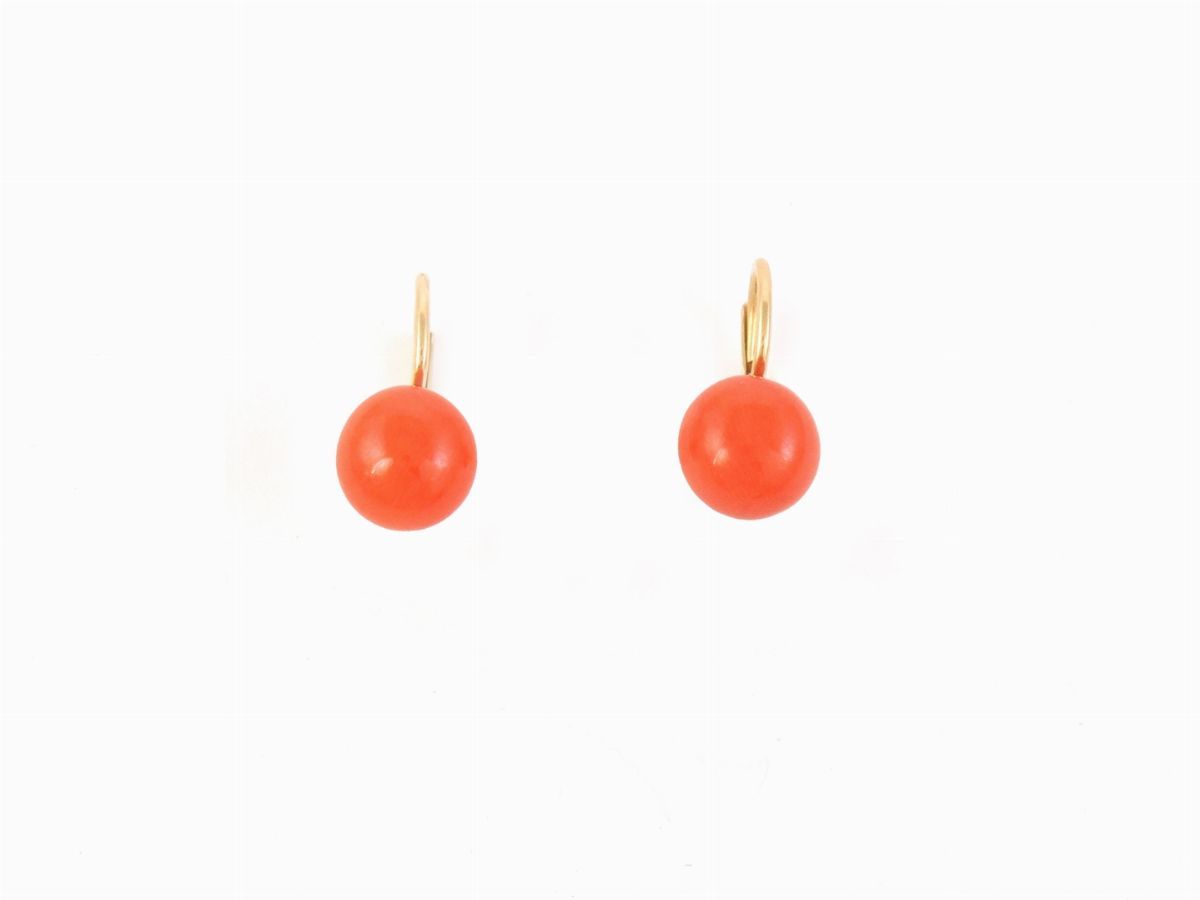 Demi Parure Composta da Collana in Oro Giallo e Corallo Rosso con Orecchini in Parure