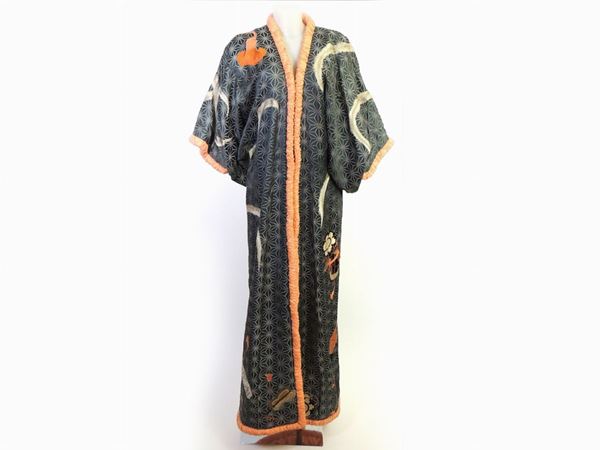 Kimono da cerimonia in seta grigia