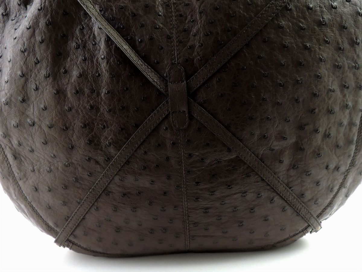 Borsa a Spalla in Struzzo Marrone, Salvatore Ferragamo