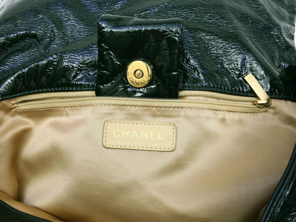 Borsa a Spalla in Pelle Verniciata Verde, Chanel