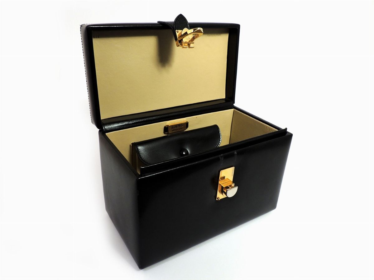 Bauletto in Pelle Nera, Loewe