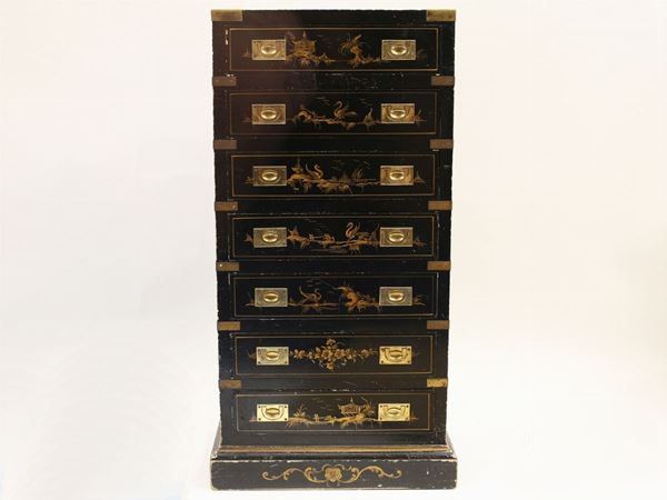 A laquered chinoiserie drawers  - Auction Antiquities, Interior Decorations and Vintage  from the Panarello Gallery in Taormina - Maison Bibelot - Casa d'Aste Firenze - Milano