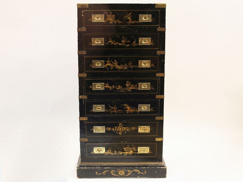 Cassettiera in Legno Laccato a Chinoiserie Dorate
