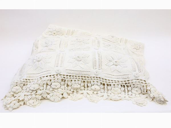 A knitted double bedspread