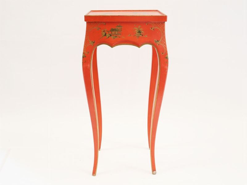 Gueridon in Legno Laccato a Chinoiserie Dorate