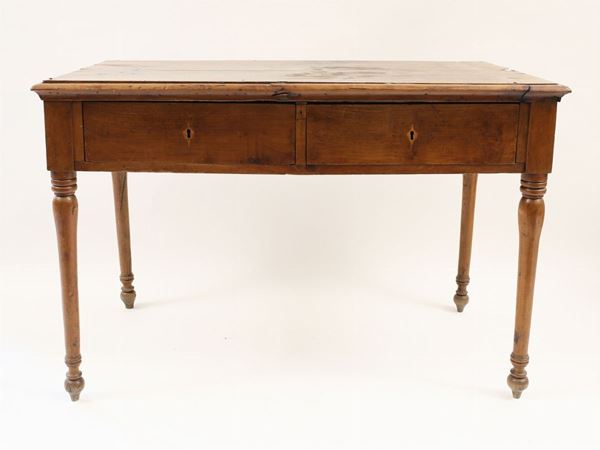 A cherrywood table  (19th century)  - Auction Antiquities, Interior Decorations and Vintage  from the Panarello Gallery in Taormina - Maison Bibelot - Casa d'Aste Firenze - Milano