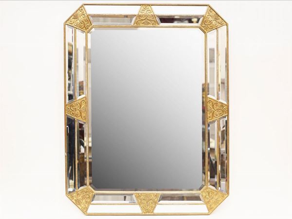 A giltwood details mirror