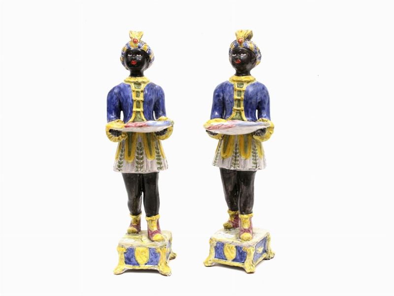 Coppia di Mori in Terracotta Smaltata e Dipinta
