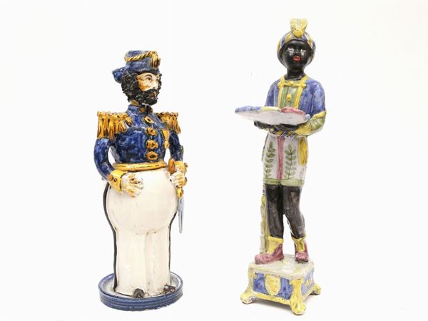 Due figure in terracotta smaltata e dipinta