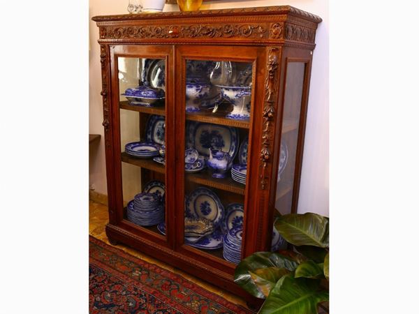 A walnut grottesche crystal cabinet  (Tuscany, late 19th/early 20th century)  - Auction The florentine house of the soprano Marcella Tassi - Maison Bibelot - Casa d'Aste Firenze - Milano