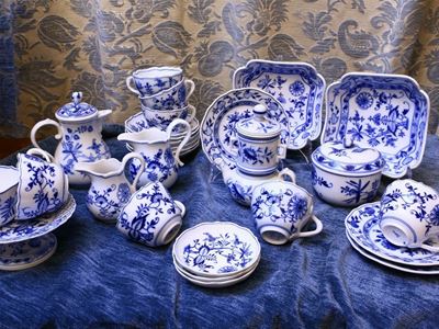 Due Serviti da Caffè in Porcellana Tedesca, uno Meissen