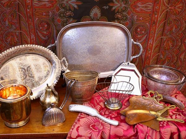 Grande lotto di accessori per la tavola in metallo  - Asta La casa fiorentina del soprano Marcella Tassi - Maison Bibelot - Casa d'Aste Firenze - Milano