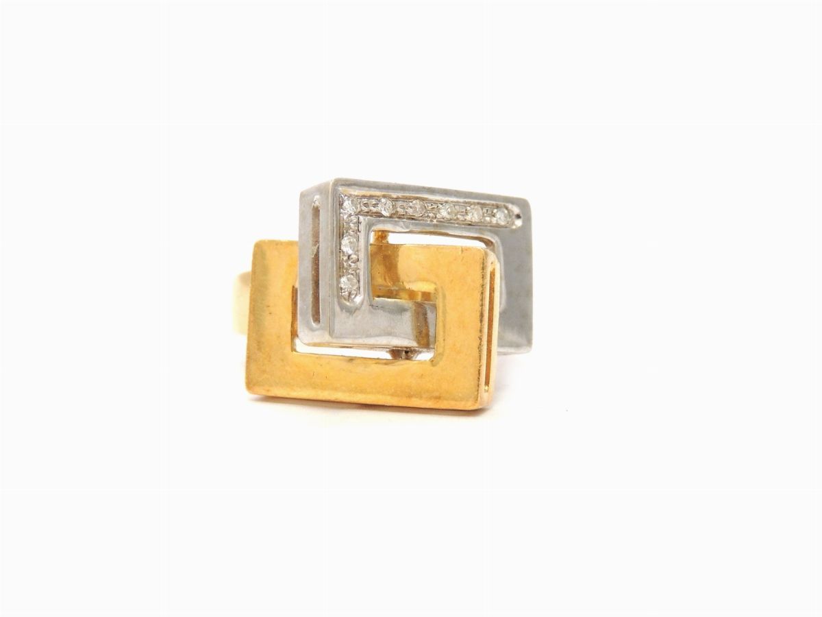 Parure Spilla, Orecchini ed Anello in Oro Giallo e Bianco con Diamanti