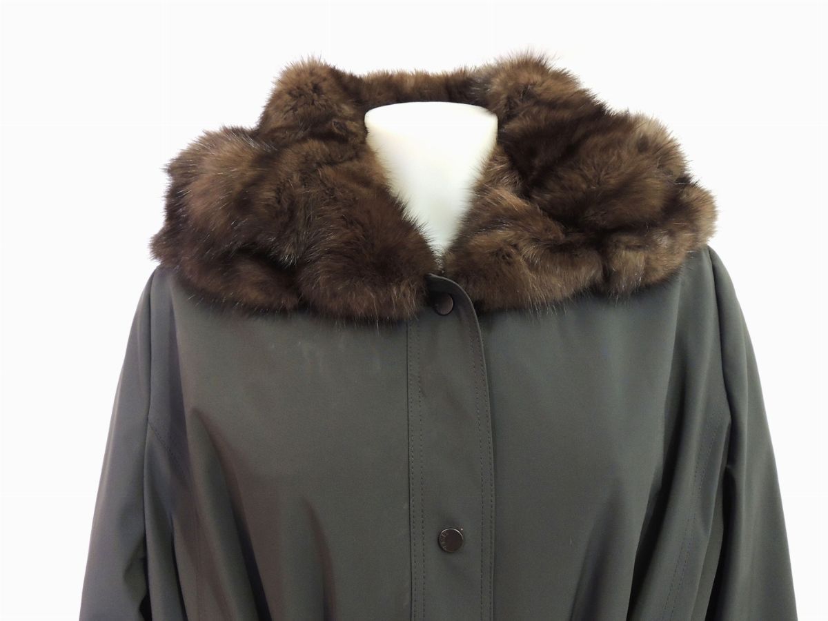 Parka in Tessuto Impermeabile Grigio e Zibellino, Liska
