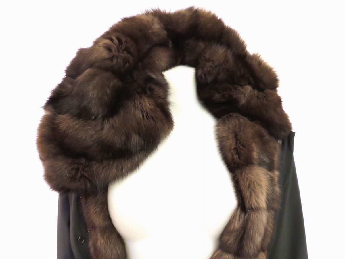Parka in Tessuto Impermeabile Grigio e Zibellino, Liska