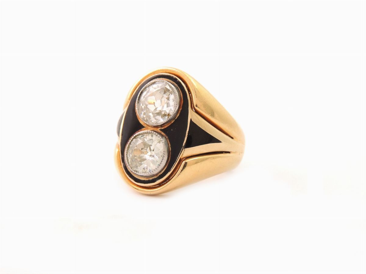 Anello in Oro Giallo, Smalto Nero e Diamanti