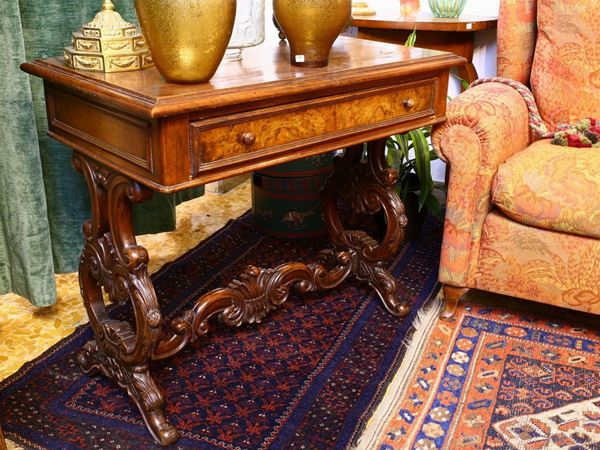 A walnut table  (late 19th/early 20th century)  - Auction The florentine house of the soprano Marcella Tassi - Maison Bibelot - Casa d'Aste Firenze - Milano