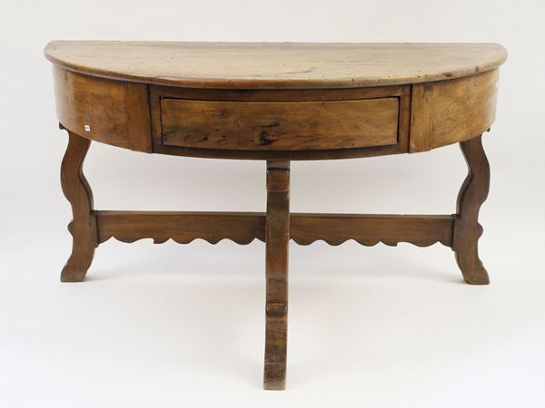 A walnut console  - Auction Antiquities, Interior Decorations and Vintage  from the Panarello Gallery in Taormina - Maison Bibelot - Casa d'Aste Firenze - Milano
