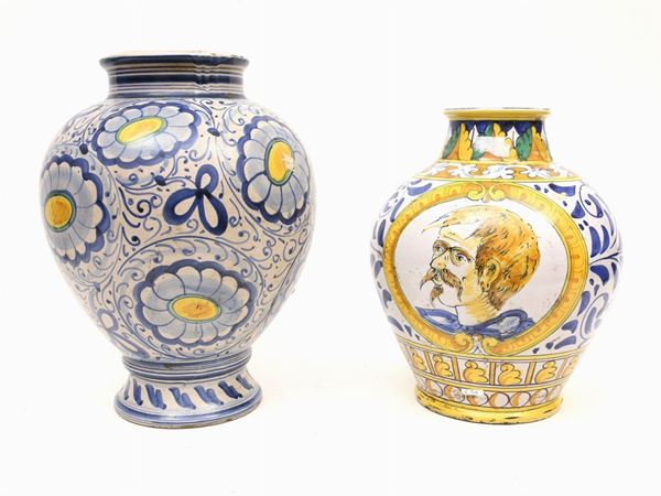 Due vasi in ceramica  - Asta Antichità, Decorazioni d'interni e Vintage dalla Galleria Panarello di Taormina - Maison Bibelot - Casa d'Aste Firenze - Milano