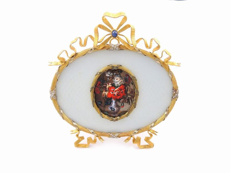 Portaritratti da Tavolo in Oro Giallo, Argento, Smalti, Diamanti e Miniatura Centrale