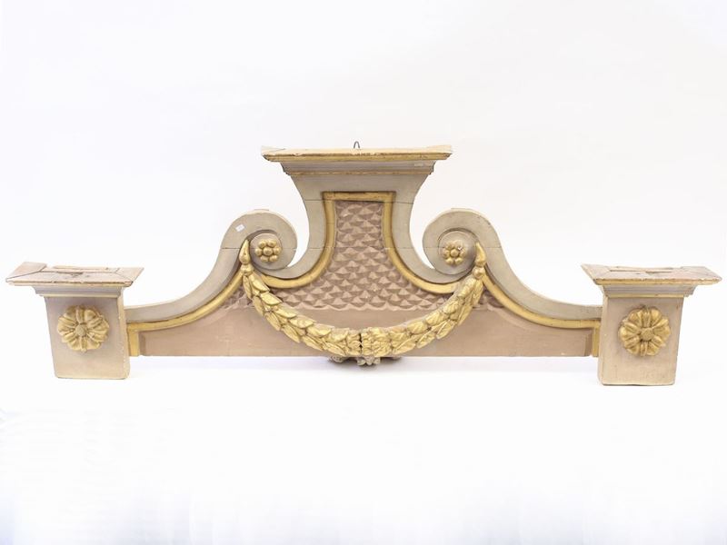 Grande Frammento Ligneo Utilizzabile Come Testiera