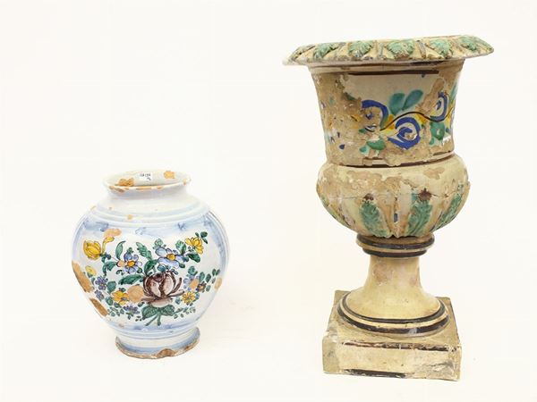A garden terracotta vase  (South Italy 19th century)  - Auction Antiquities, Interior Decorations and Vintage  from the Panarello Gallery in Taormina - Maison Bibelot - Casa d'Aste Firenze - Milano