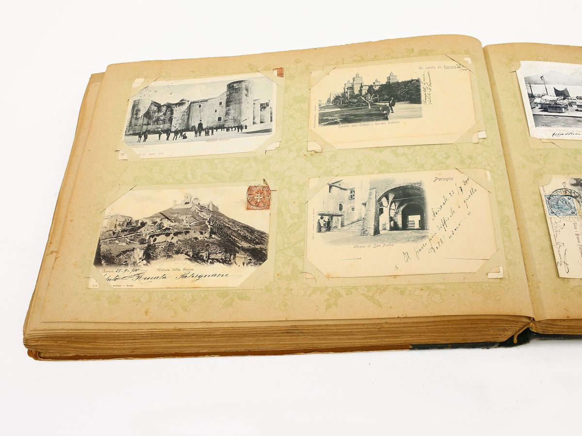 Album Contenente Raccolta di Cartoline