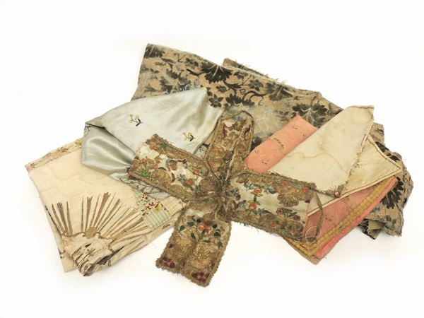 Lot of ancient textiles