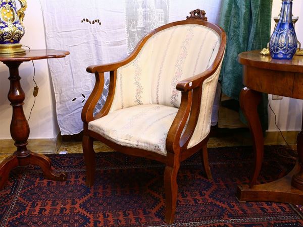 A walnut armchair  (18th/19th century)  - Auction The florentine house of the soprano Marcella Tassi - Maison Bibelot - Casa d'Aste Firenze - Milano